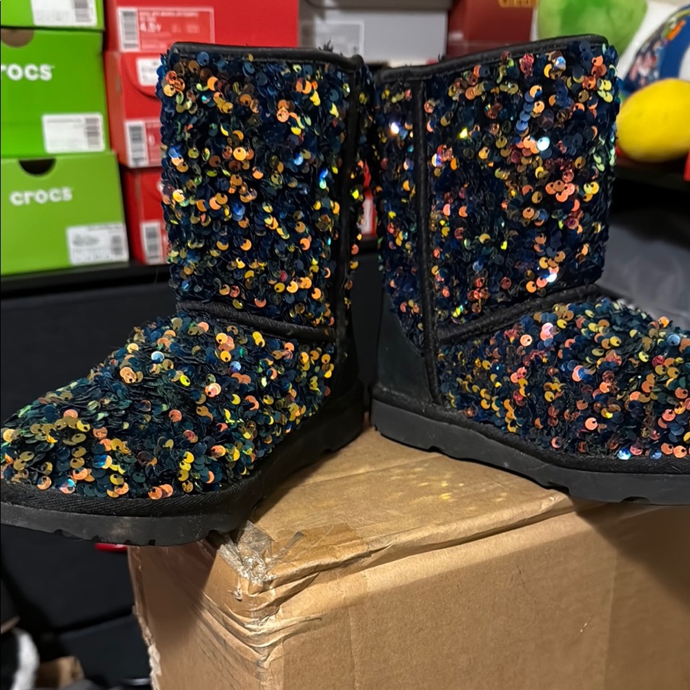 UGG Boots - Picture 4 of 8
